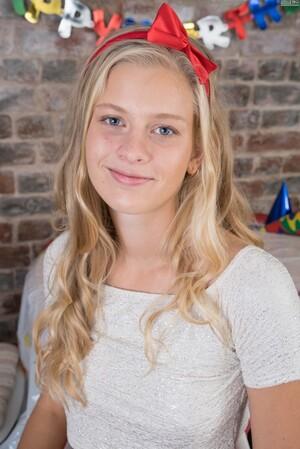 Original 534 px/ 800 px