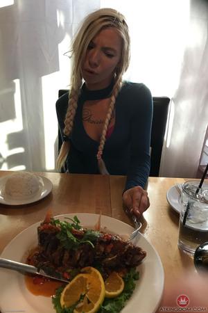 Original 2000 px/ 3000 px