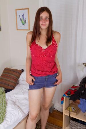 #WeAreHairy Vanessa White Bed