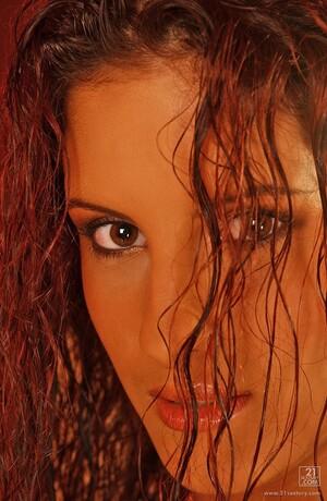 Original 834 px/ 1280 px