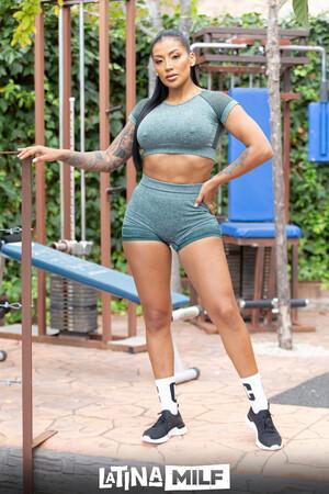 Original 2560 px/ 3840 px