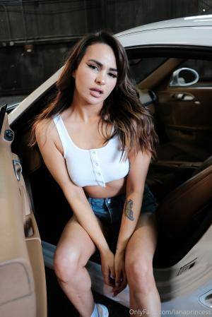 Original 1067 px/ 1600 px