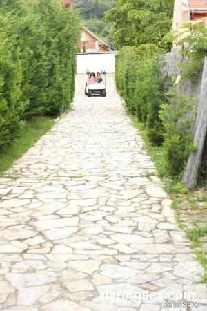 Original 853 px/ 1280 px