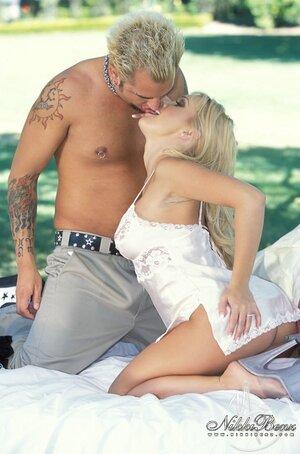 Original 676 px/ 1024 px