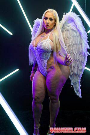 Original 1067 px/ 1600 px