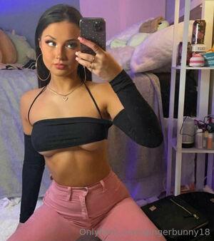 Original 746 px/ 841 px