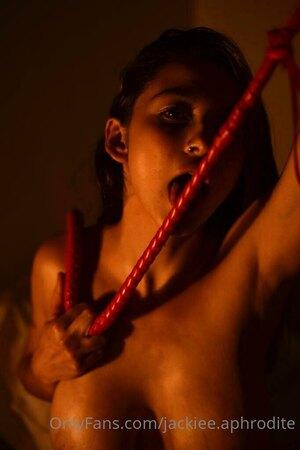 Original 683 px/ 1024 px