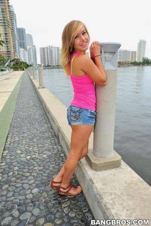 Original 852 px/ 1280 px