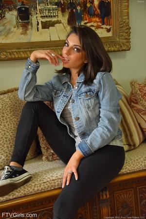 Original 1067 px/ 1600 px