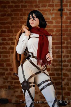 Sweetie Fox - Mikasa Ackerman (Attack on Titan) #Cosplay #Uniform #Teen #BigAss #BigTits #ShavedPussy #Lingerie