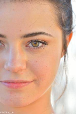 Original 852 px/ 1280 px