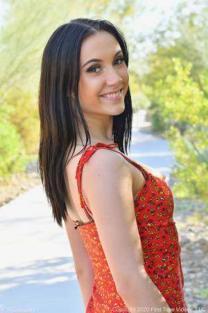 Original 852 px/ 1280 px