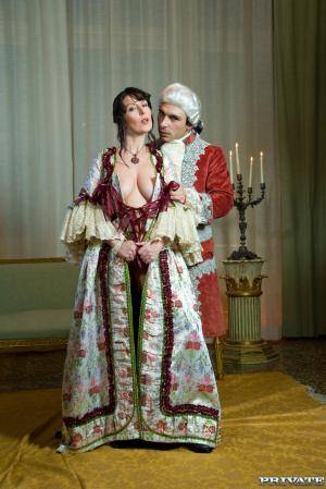 Original 1067 px/ 1600 px