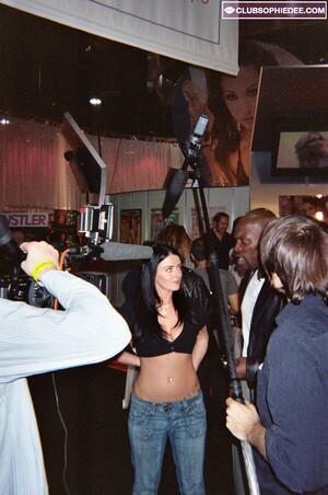 Original 679 px/ 1024 px