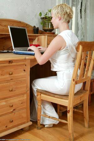 Original 684 px/ 1024 px