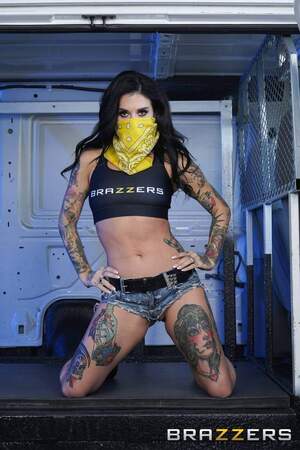 Original 1067 px/ 1600 px