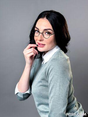 Original 810 px/ 1080 px