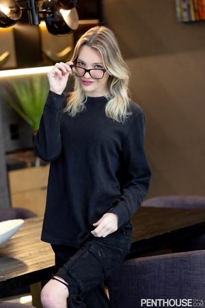 Original 1067 px/ 1600 px