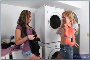 Original 850 px/ 571 px