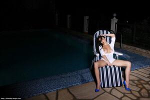 Original 2048 px/ 1365 px