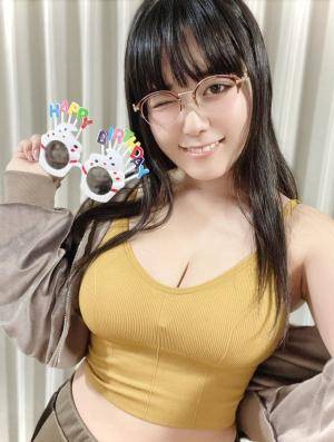 Original 679 px/ 900 px