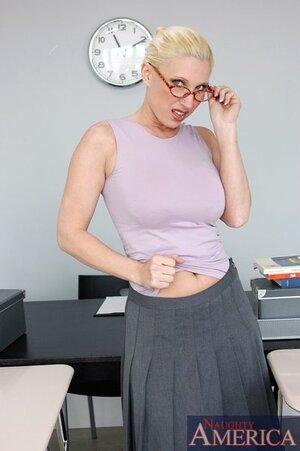 Original 399 px/ 600 px