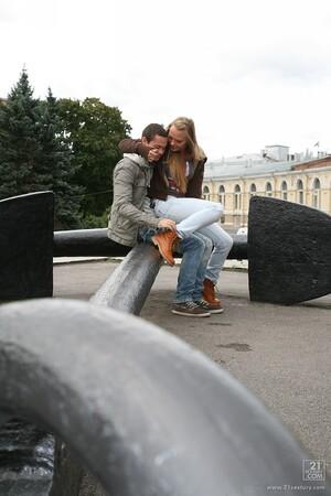 Original 853 px/ 1280 px