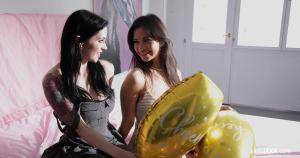 Original 5000 px/ 2637 px