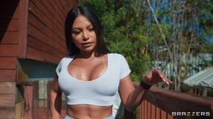 #Brazzers - Brandy Salazar - Sweet Deal! An Intense Yard Sale Dickdown