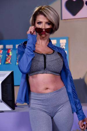 Joslyn James-Let Me Fuck Your Manager-Brazzers