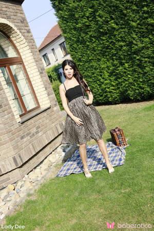 #Baberotica Lady Dee - Very nasty Lady Dee fucks herself with a toy on the grass