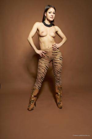 Original 3337 px/ 5000 px