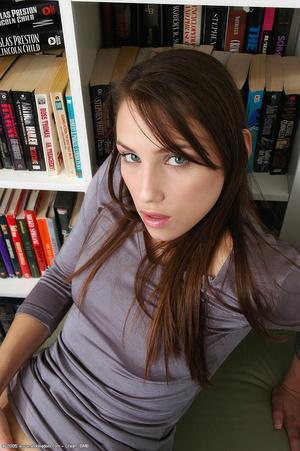 Original 681 px/ 1024 px