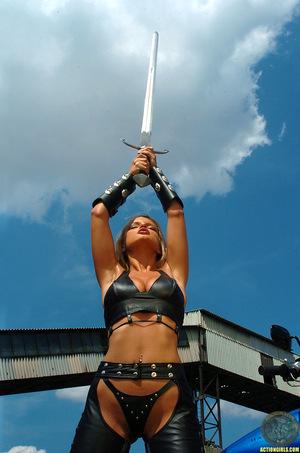 Original 717 px/ 1082 px