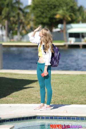 Original 2560 px/ 3840 px