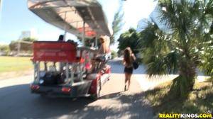 Original 864 px/ 486 px