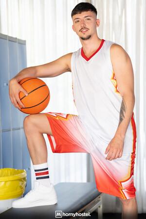 Original 2565 px/ 3840 px