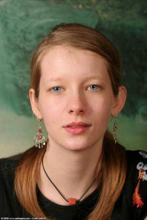 Original 682 px/ 1024 px