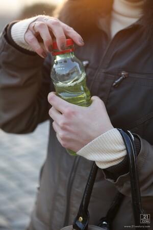 Original 853 px/ 1280 px