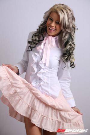 Original 683 px/ 1024 px