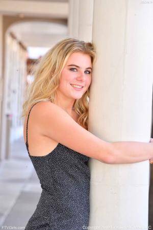 Original 852 px/ 1280 px