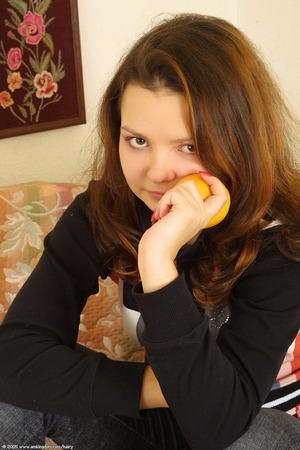 Original 682 px/ 1024 px