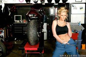 Original 900 px/ 599 px