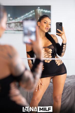 Original 2560 px/ 3840 px