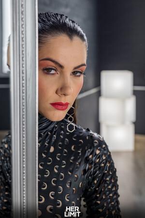 Original 2560 px/ 3840 px