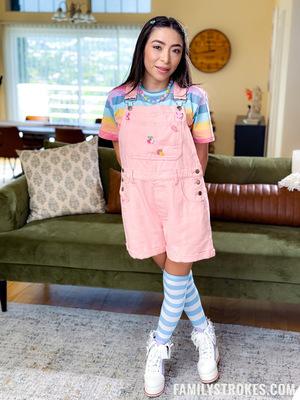 #FamilyStrokes - Amber Summer - Men Have Needs