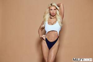 Original 2999 px/ 2000 px