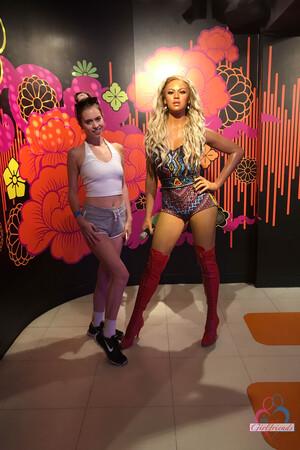 Original 2000 px/ 3000 px