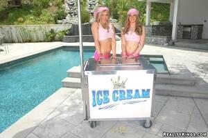 Original 900 px/ 600 px