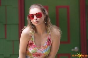 Original 980 px/ 653 px